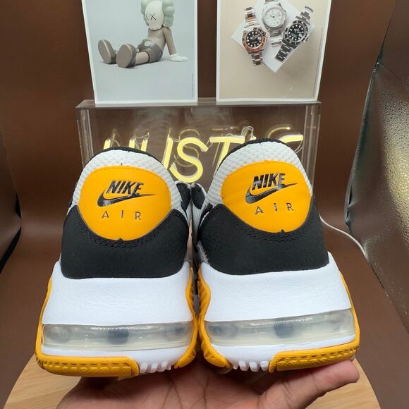 NIKE AIR MAX EXCEE White/Black/University Gold/Wolf Grey Men’s Sz 10 Brand New main image 4